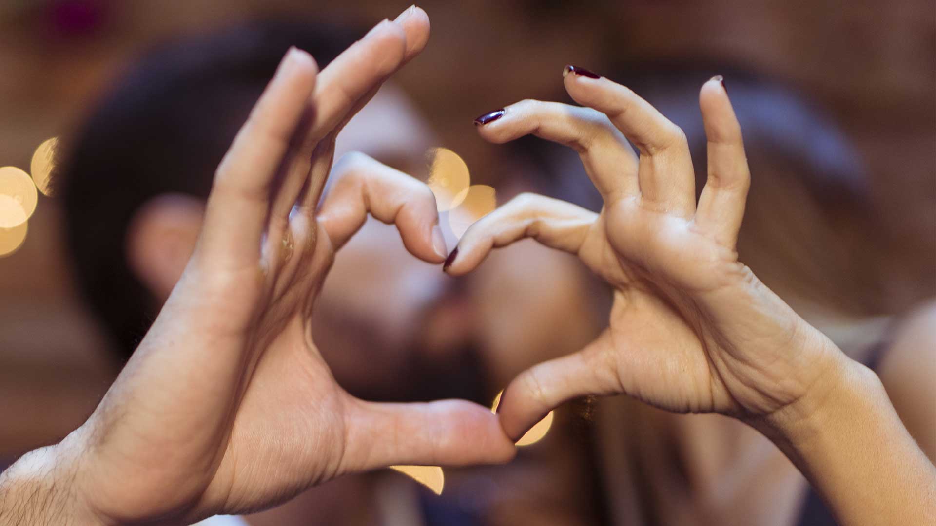 ..di quell’amor, quell’amor che palpitò, croce e delizia... ovvero Antropologia dei gesti amore